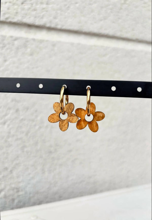 Boucles d’oreilles camelle 🤎 (5 pétales)