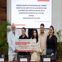 85364aeb-b3b0-4da9-90c7-e616f02a56ba-standard.jpg