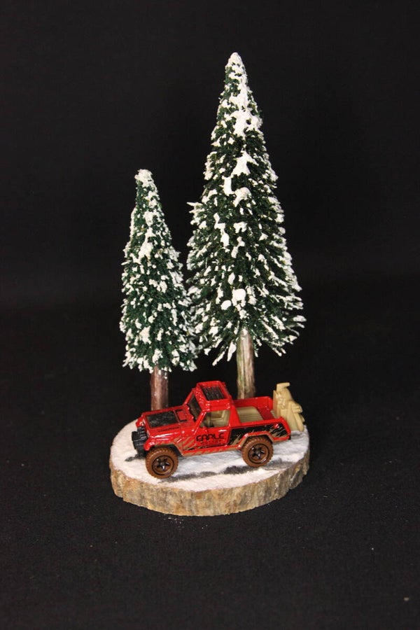 Diorama "Snowy forest road" 1:64 Merry Xmas #5 with Hot Wheels Jeepster Commando