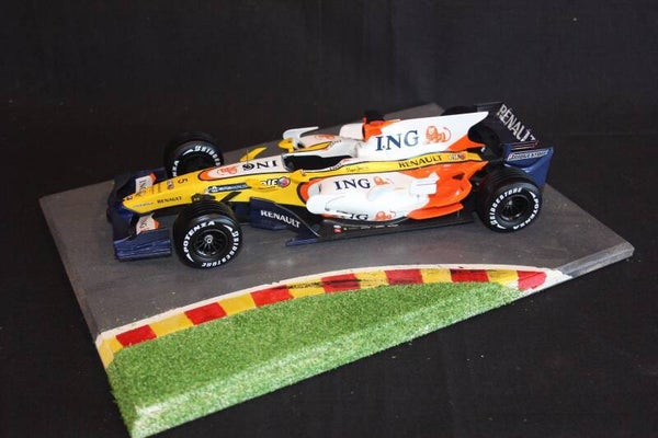 Diorama Grand Prix corner with yellow and red curbstones (gras) 1:18
