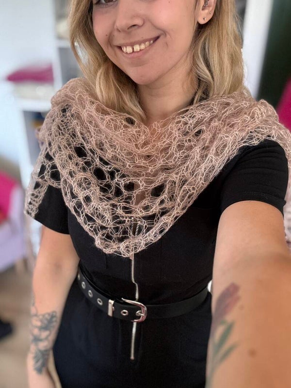 Carré ajouré mohair et soie tricoté ☀️