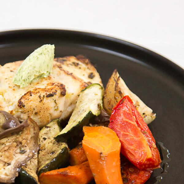 Tranche de Garoupa e Manteiga d'Ervas