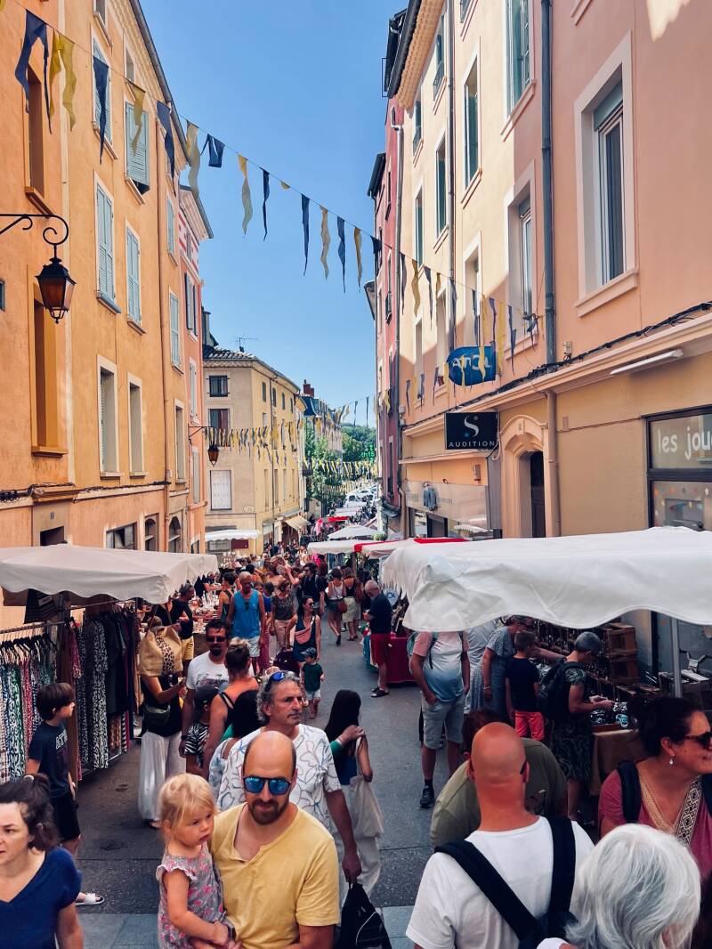 Zaterdagmarkt in Crest (foto: R. Hulzinga)
