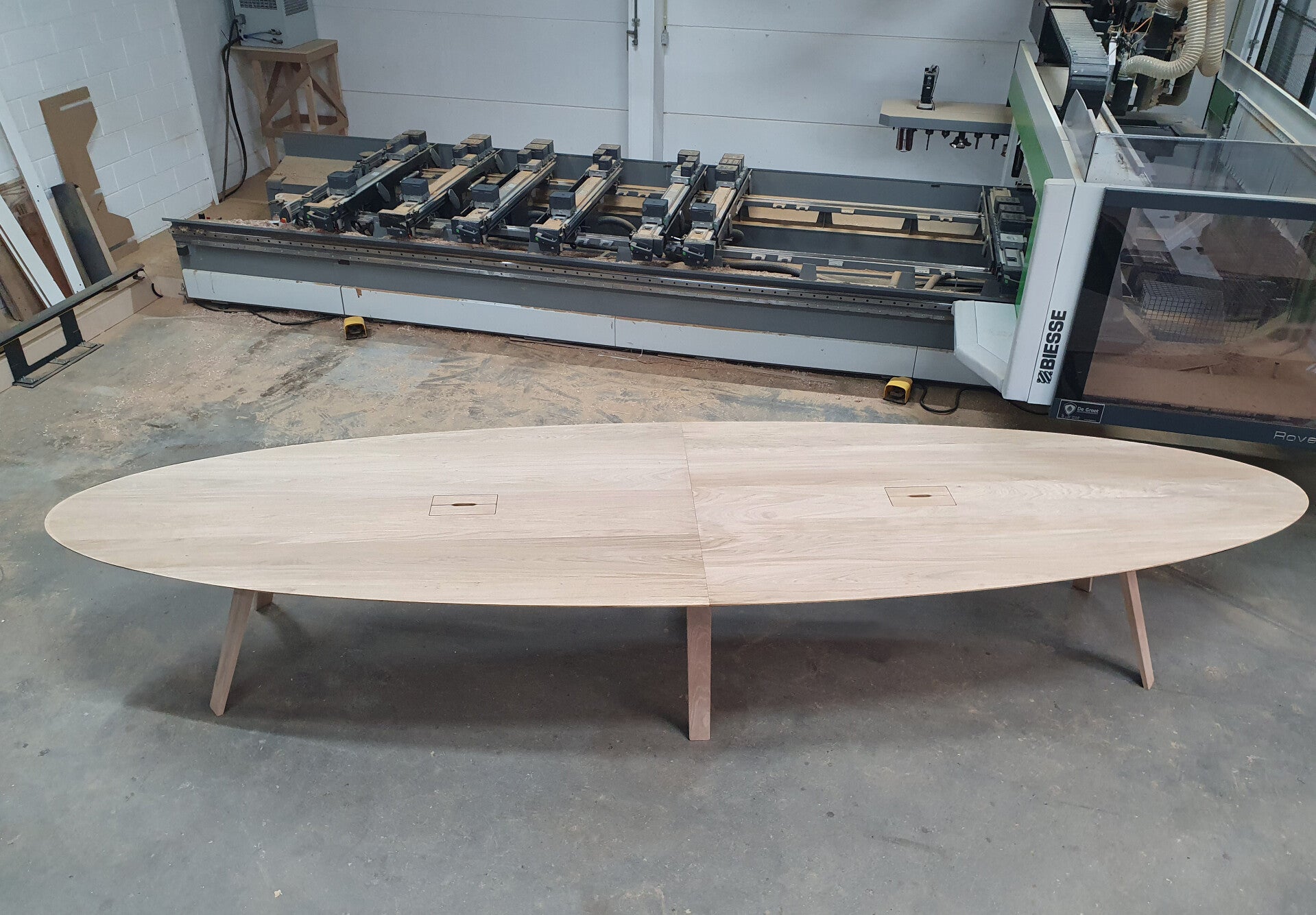 Große Tische nach Maß