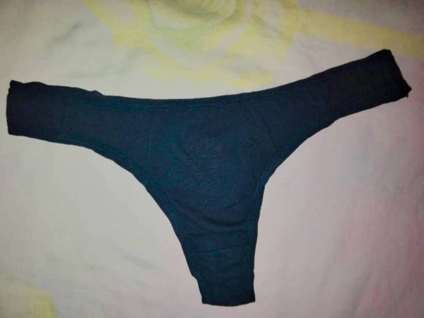 Verleidelijke Zwarte String