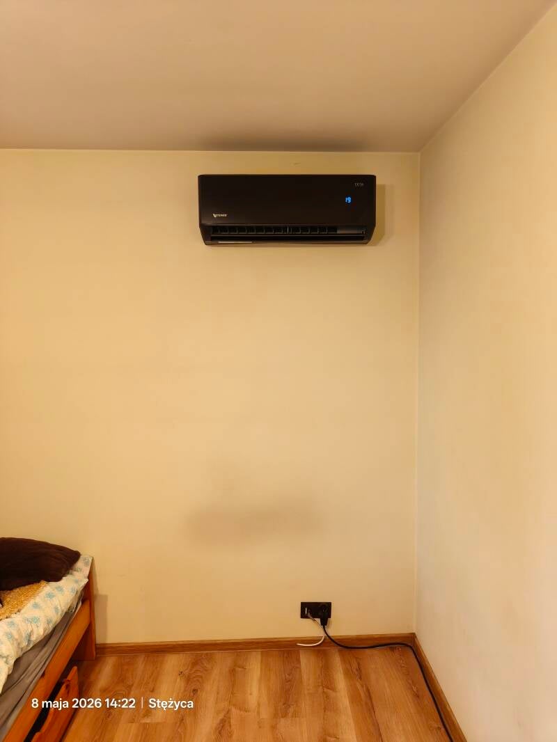 Jednostka ścienna Rotenso Teta 2,6kW w kolorze black mirror