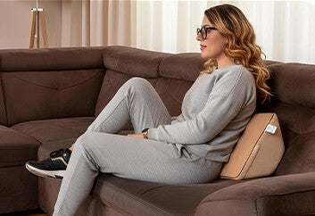Auf der Couch zum sitzen