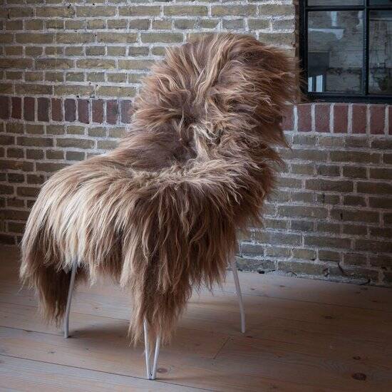 IJslands bruin schapenvacht - Bruin langharig schapenvacht