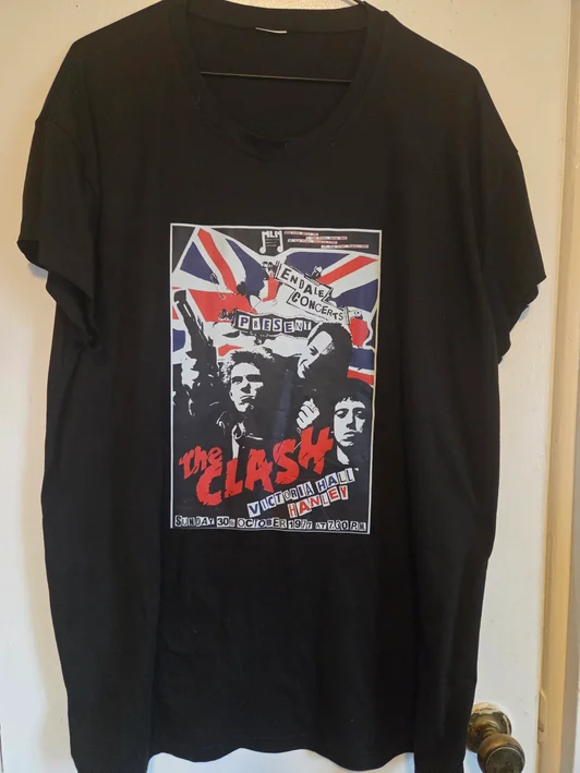 The Clash - 1977 Concert Poster Victoria Hall Hanley Black T-Shirt #117 (XL)
