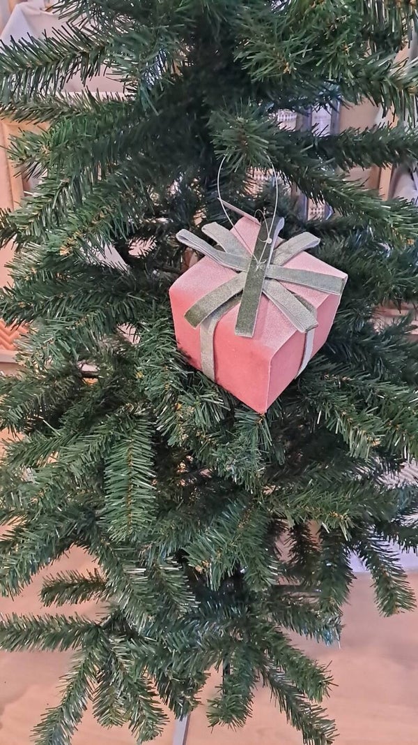 ADORNO REGALO NAVIDAD