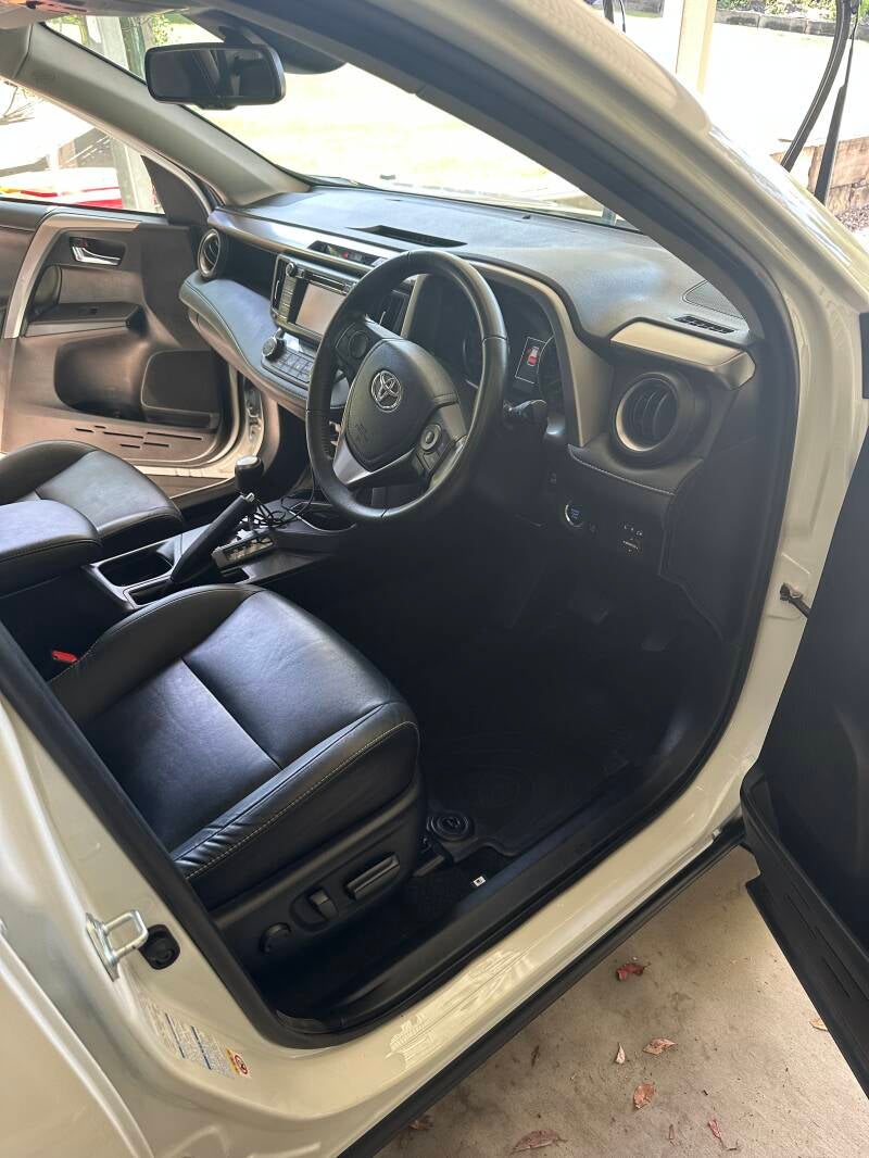 Brisbane Mobile Detailing - Driver side seat clean