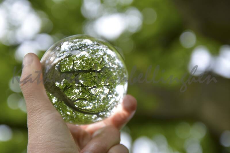 L'avenir est toujours brillant dans une boule de cristal