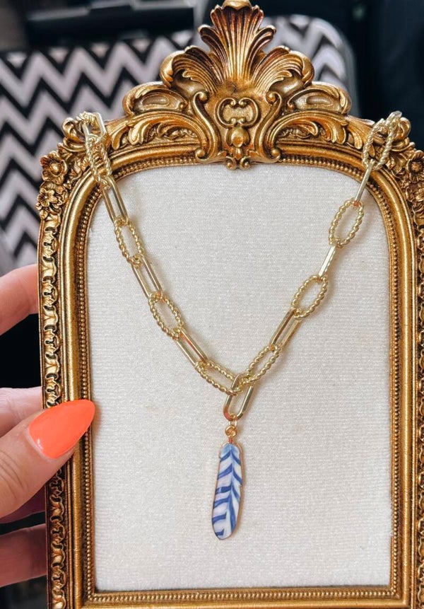 Feather necklace blue