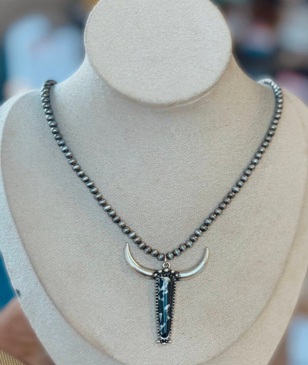 Bullhorn silver necklace