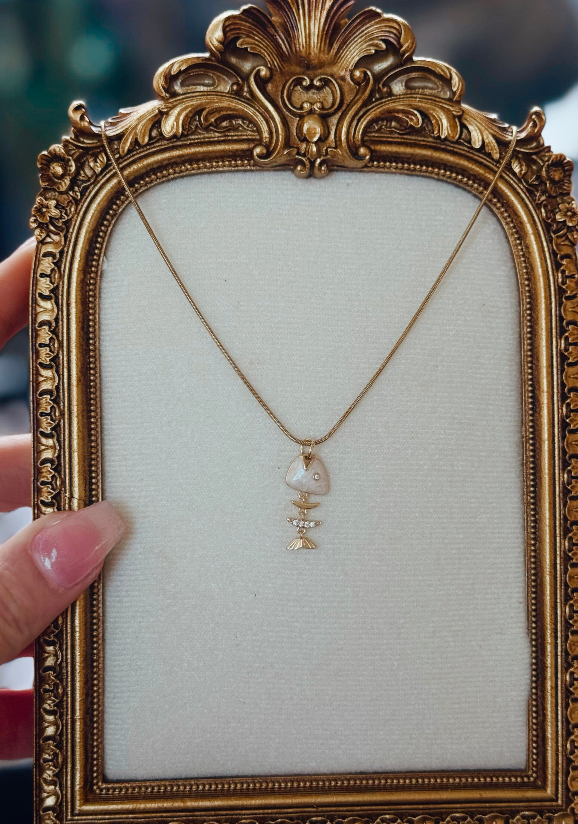 Fish dainty necklace