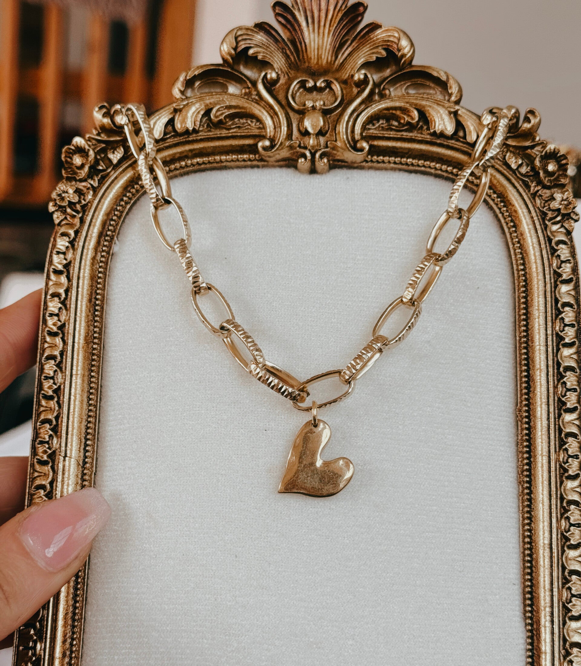 Circle chain / heart necklace