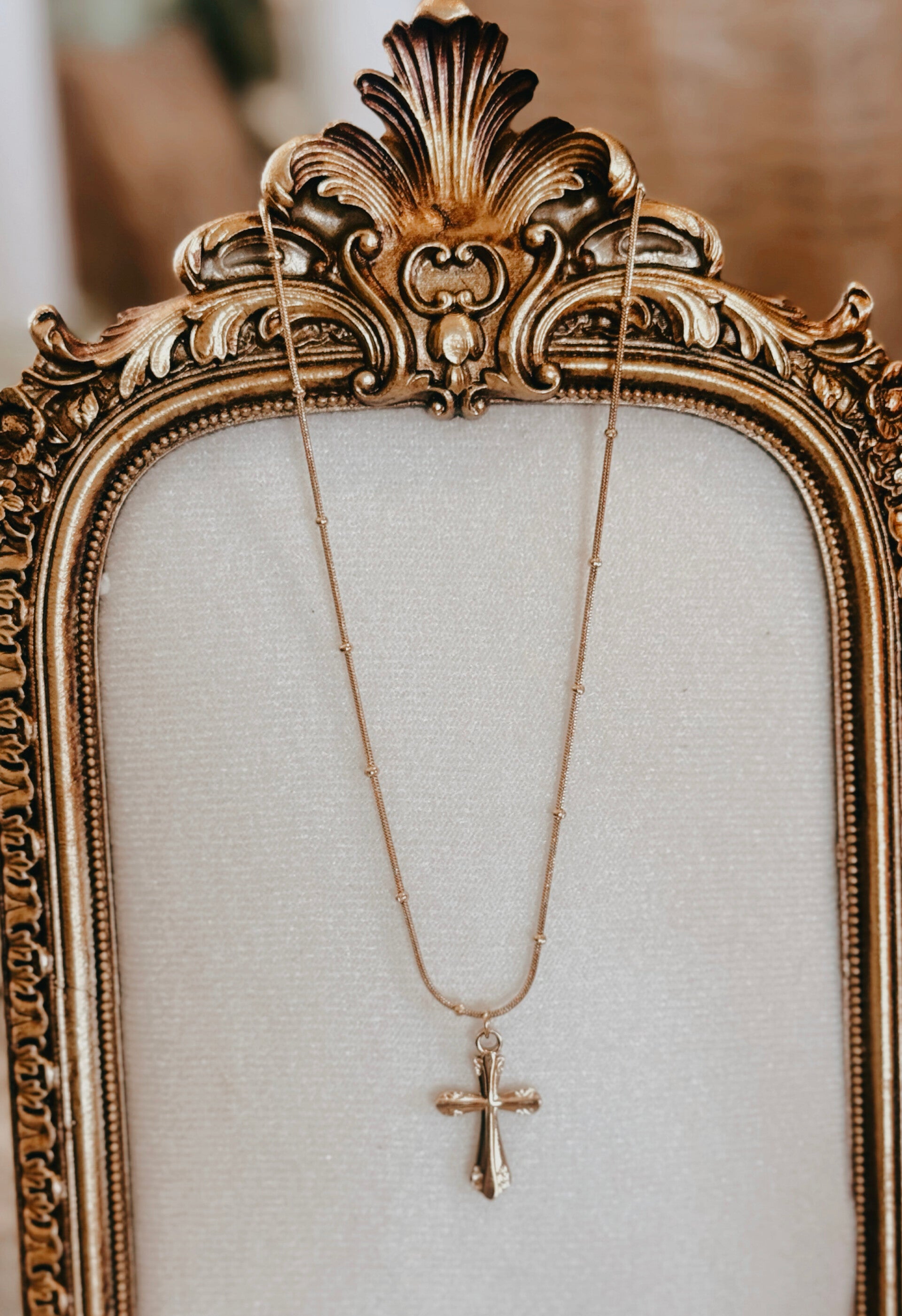 Cross dainty necklace