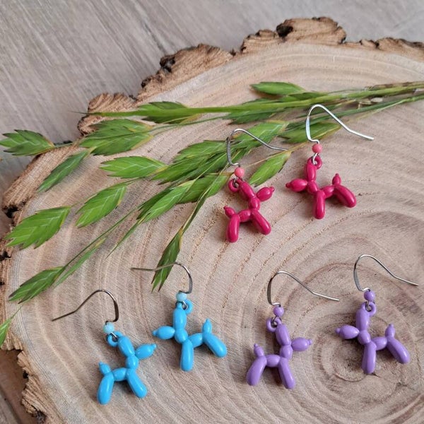 Hangers met 3D ballon hondjes.