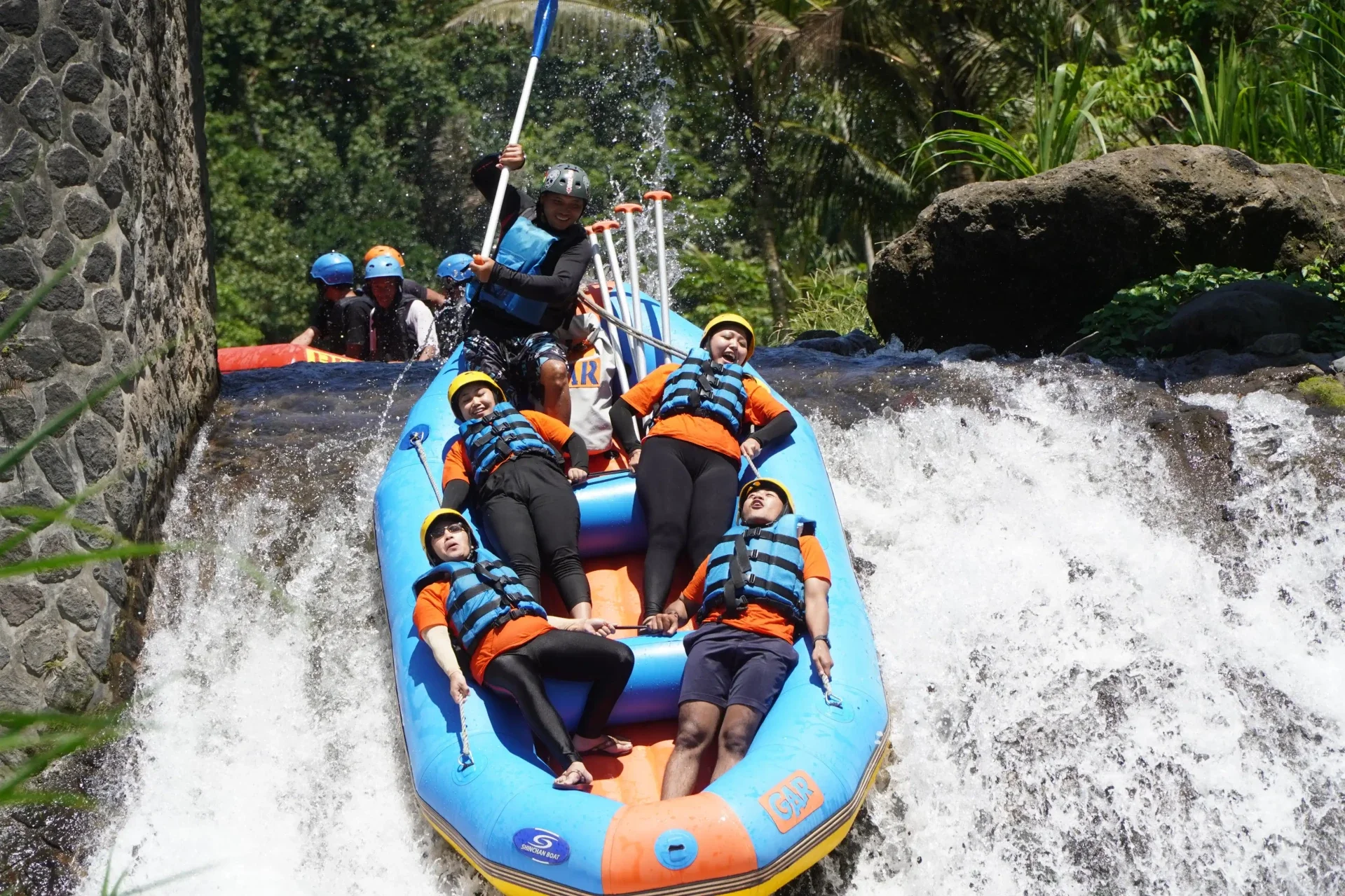 actieve excursie, raften op de rivier Telaga Waya