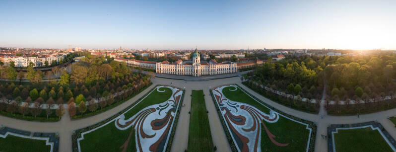 SchloCharlottenburg.jpg
