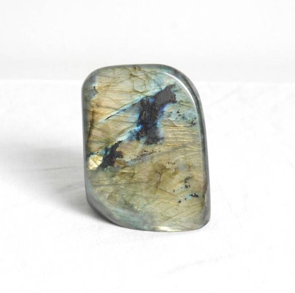 Labradoriet volledig gepolijst