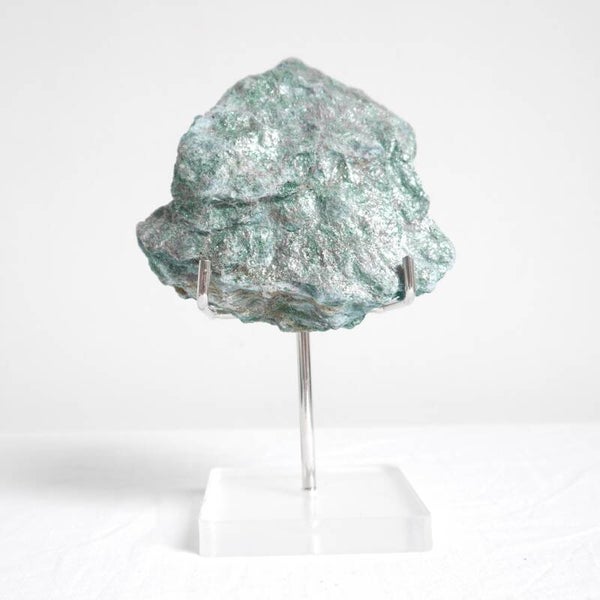 Fuchsiet cluster op standaard