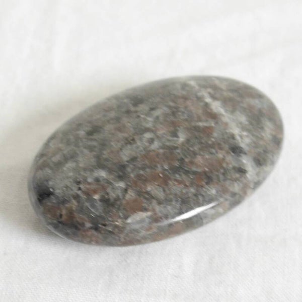 Syeniet sodaliet 'Yooperlite' handsteen