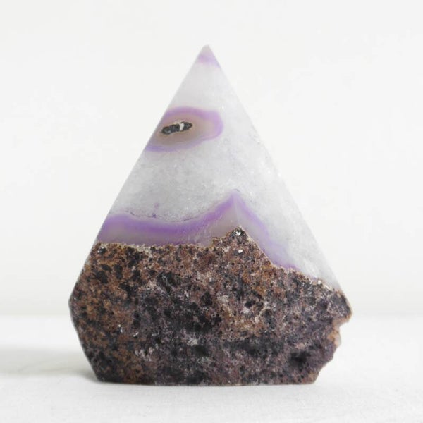 Agaat pyramide geverfd
