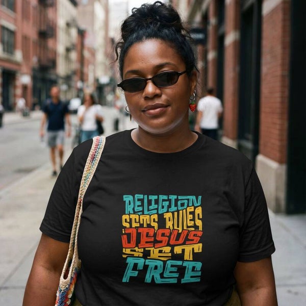 SHIRT JESUS SET FREE