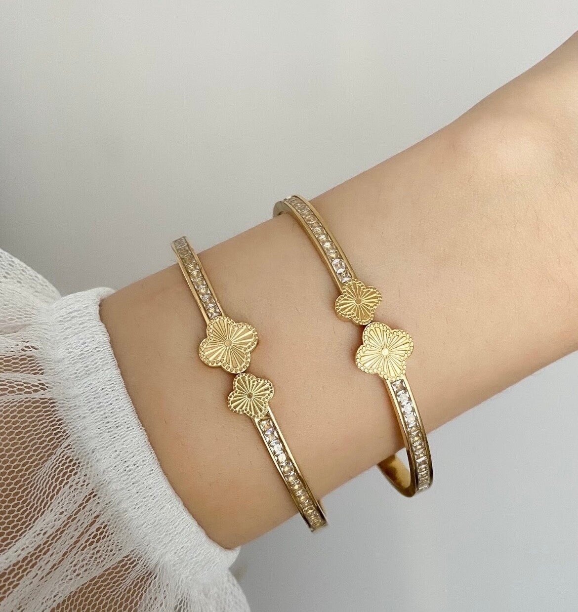 TAŞLI YONCA BILEKLIK