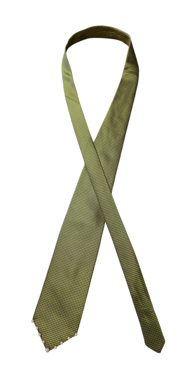 Pearl tie
