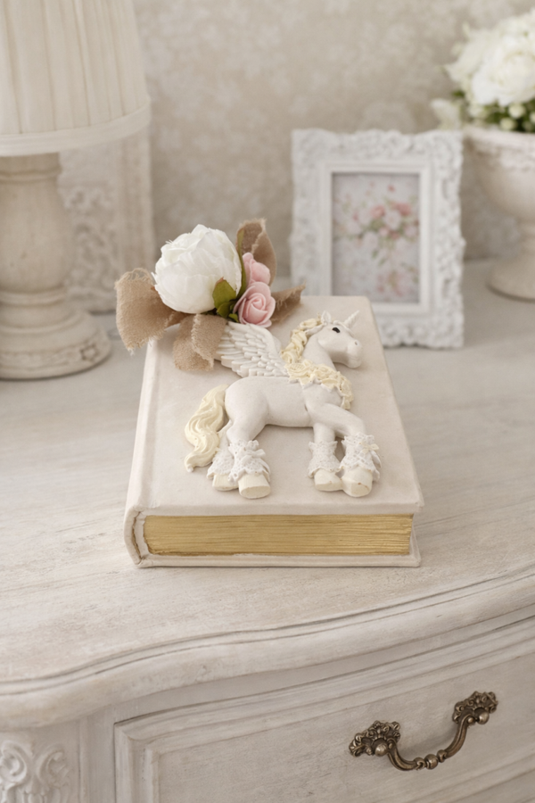 Boîte Faux Livre Licorne Ailée