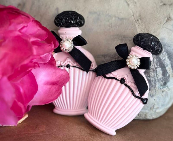 Magnets “Ma Petite Robe Rose” – Élégance aimantée