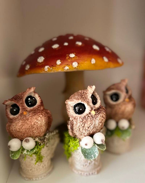 Petits esprits de la forêt en tasse enchantée