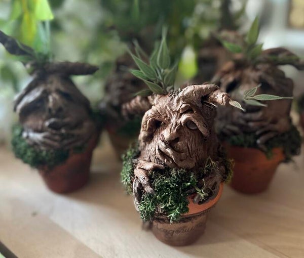Petite mandragore – Sculpture féerique en terre cuite
