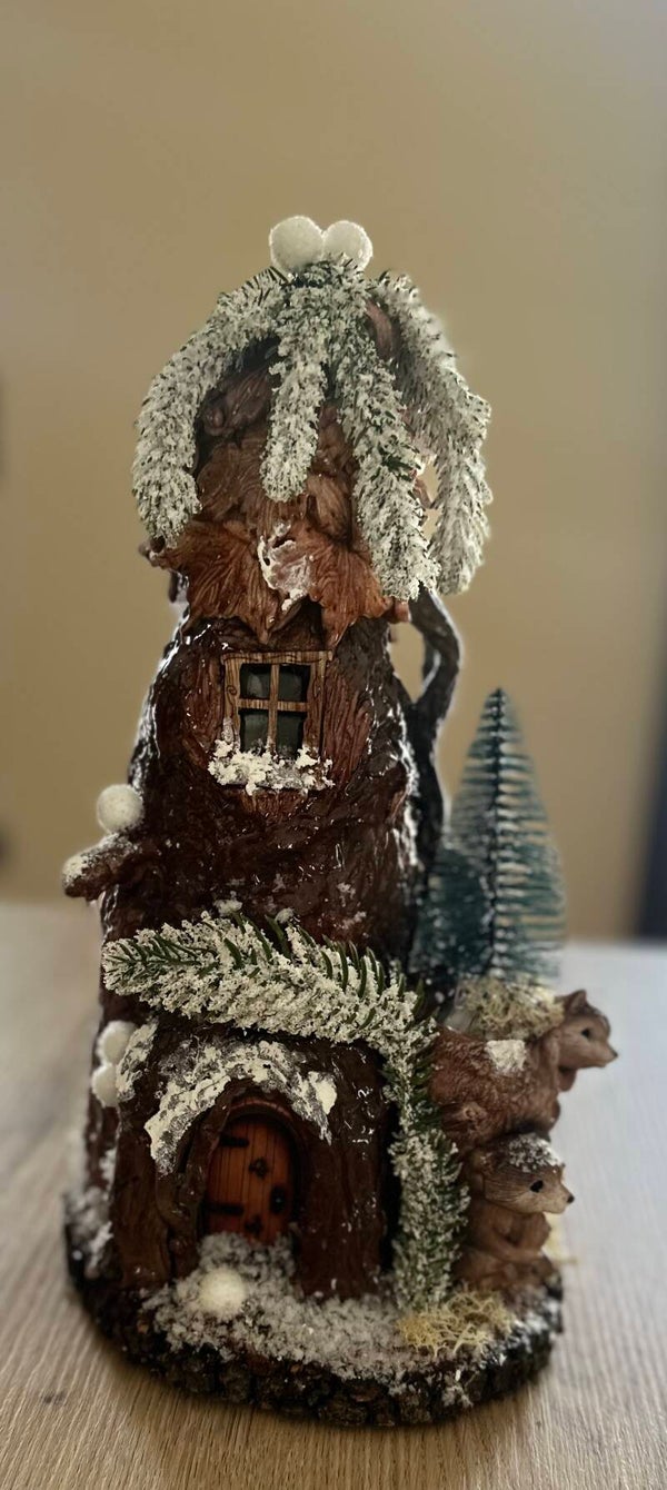🌟 Maison Enchantée à LED – Forêt d’Hiver 🌟