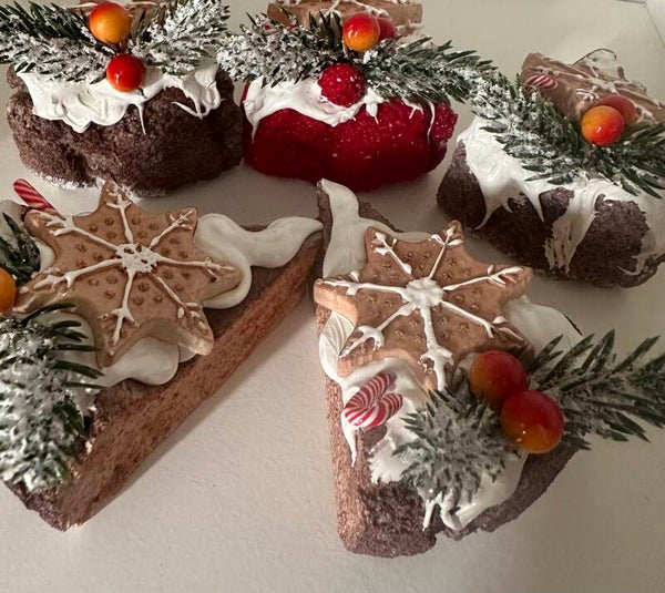 🍰 Part de Gâteau de Noël – Décoration féerique (vendue à l’unité)