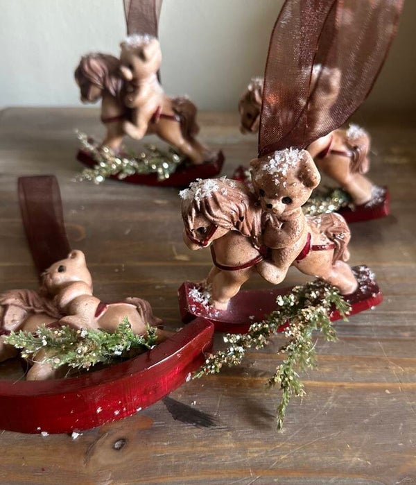 Suspension “Ourson sur Cheval Enchanté” ✨🎠