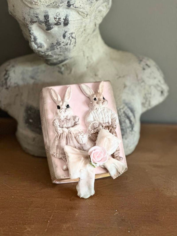 Boîte livre décorative – Thème Pâques vintage
