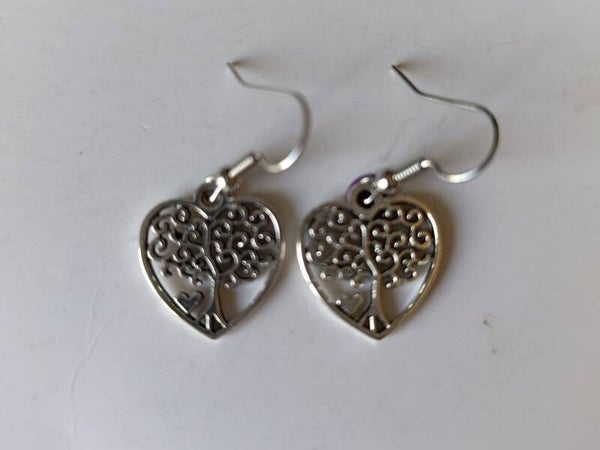 PD-REF06029-(5.00€)- Une Paire BO à Crochet - Thème Coeur Arbre de vie Argenté