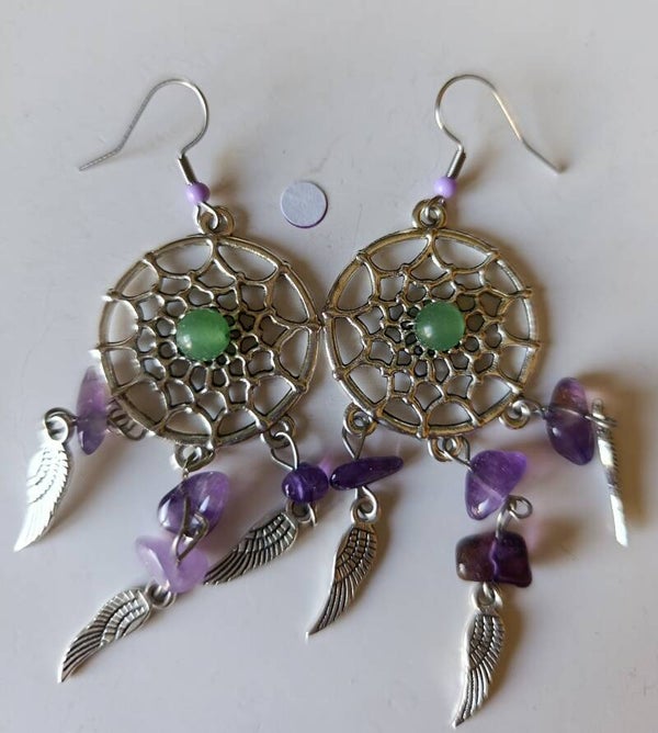 PD-REF06056-(11.00€)- Une Paire BO à Crochet - Thème Attrape Reve et Composition Breloques Suspendues Violet