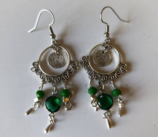 PD-REF06057-(13.00€)- Une Paire BO à Crochet - Thème Rond (Argenté) - Creux Piece Suspendue - Breloques et Pierres Verte