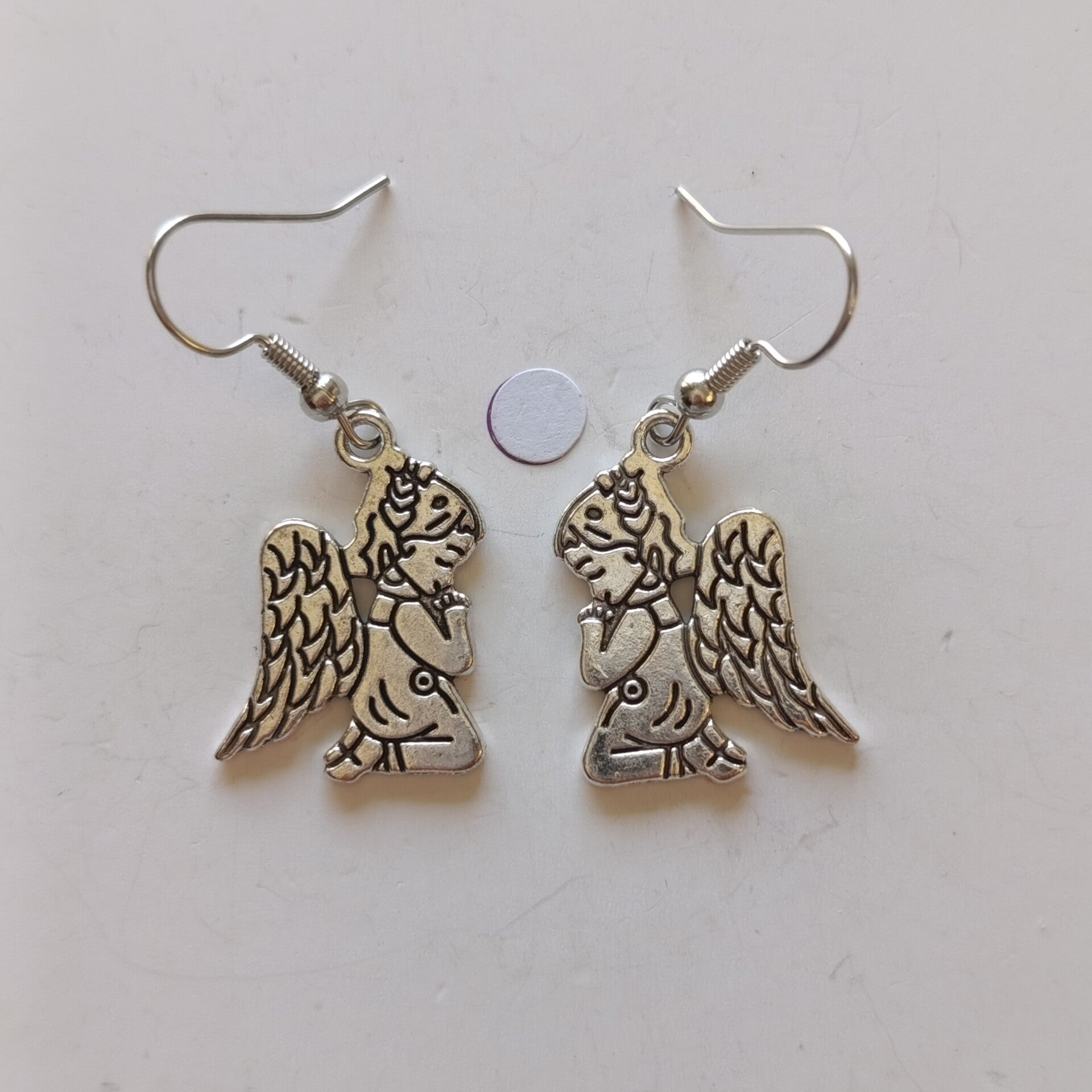 PD-REF06069-(6.00€)- Une Paire BO à Crochet - Thème Ange Argenté