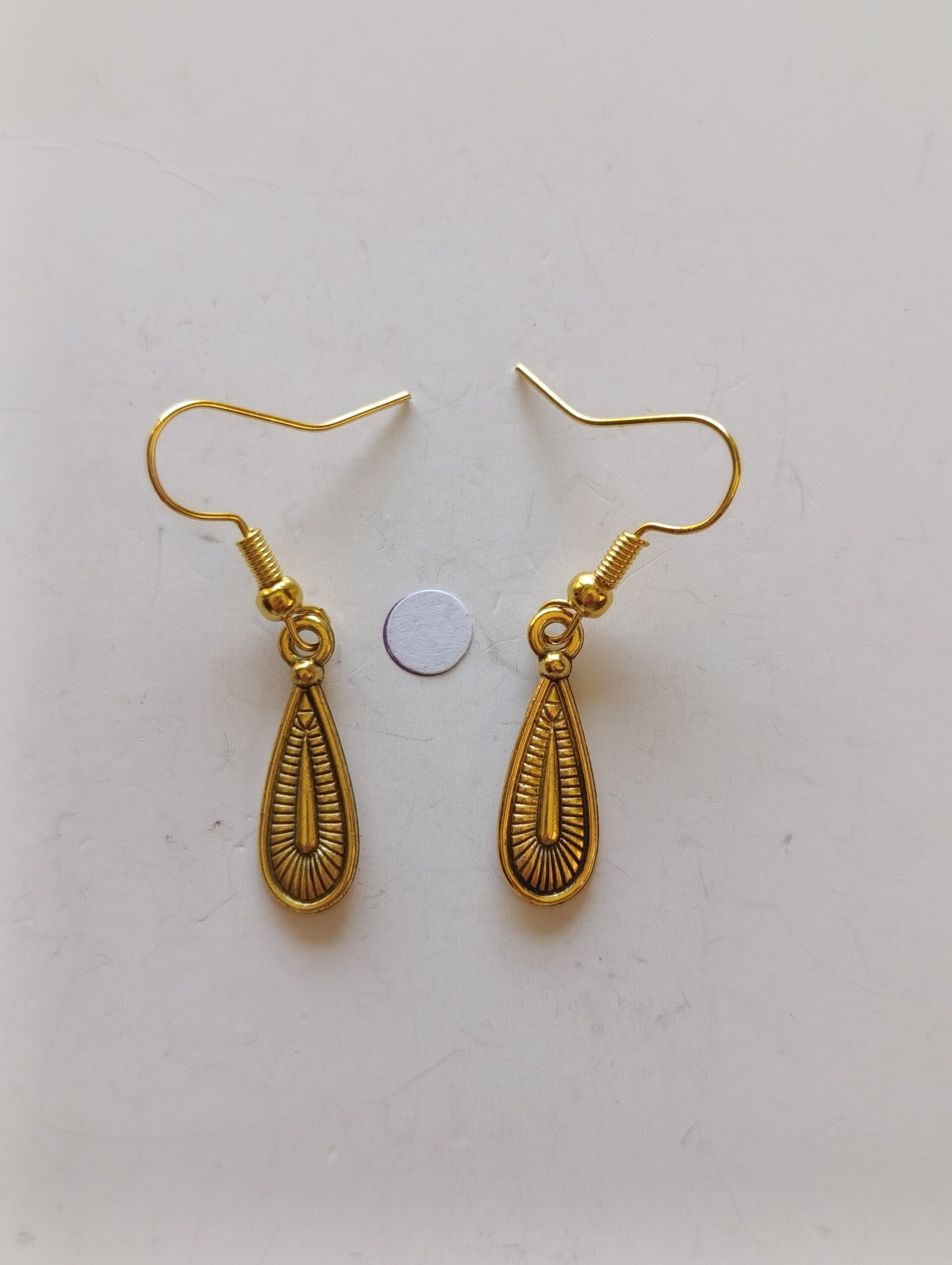 PD-REF08063- (6.00€)- Une Paire BO à Crochet - Thème Ethnique Doré