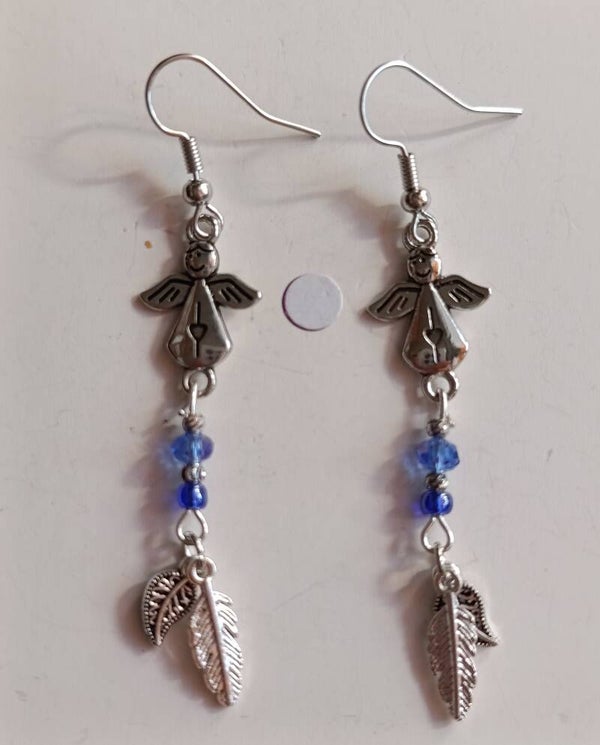 PE-REF06074-(9.00€)- Une Paire BO à Crochet - Thème Ange et Perles et Doubles Plumes Suspendues