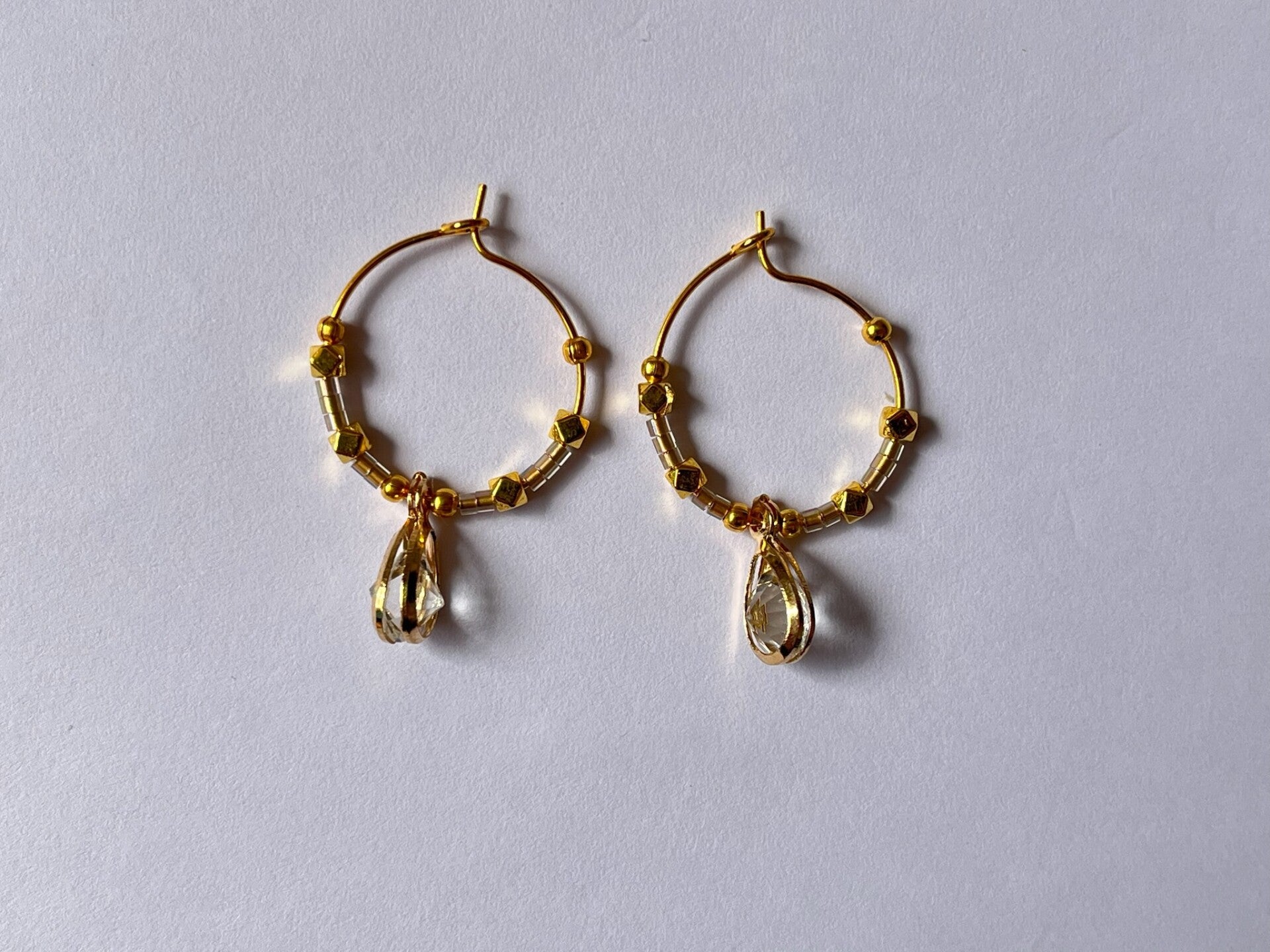 PD-REF3501-(7.50€)- Une petite Paire BO Créole - Goutte Centrale Diamant
