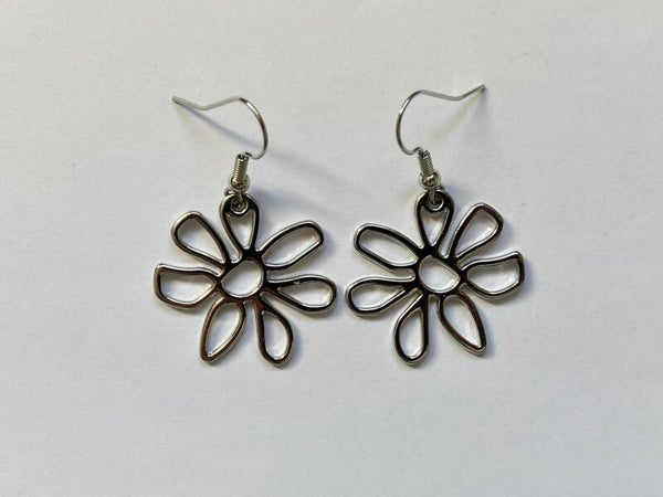 PD-REF5002-(7.50€)- Une Paire BO à Crochet - Thème Fleur Entière (Argenté) - Intérieur Percé