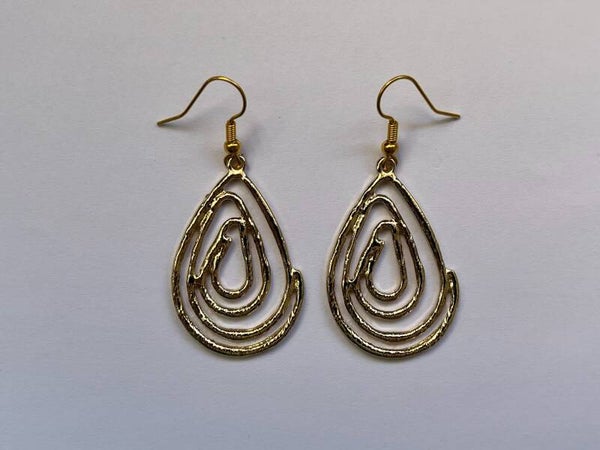 PD-REF7003-(7.00€)- Une Paire BO à Crochet - Thème Goutte (Doré) - Intérieur Percé
