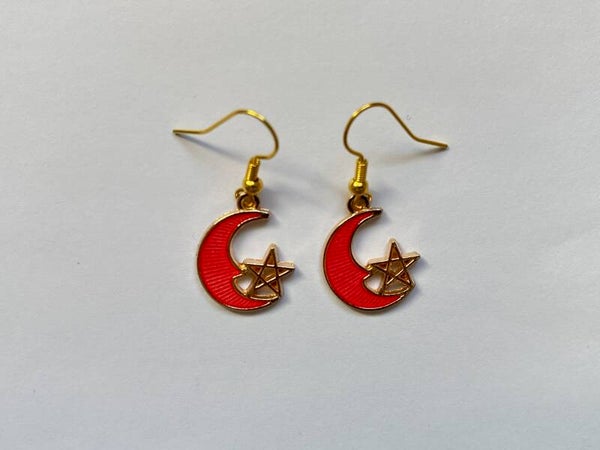 PD-REF08046-(7.50€)- Une Paire BO à Crochet - Thème Animal/Astre Etoile Rose Corail - Forme Croissant