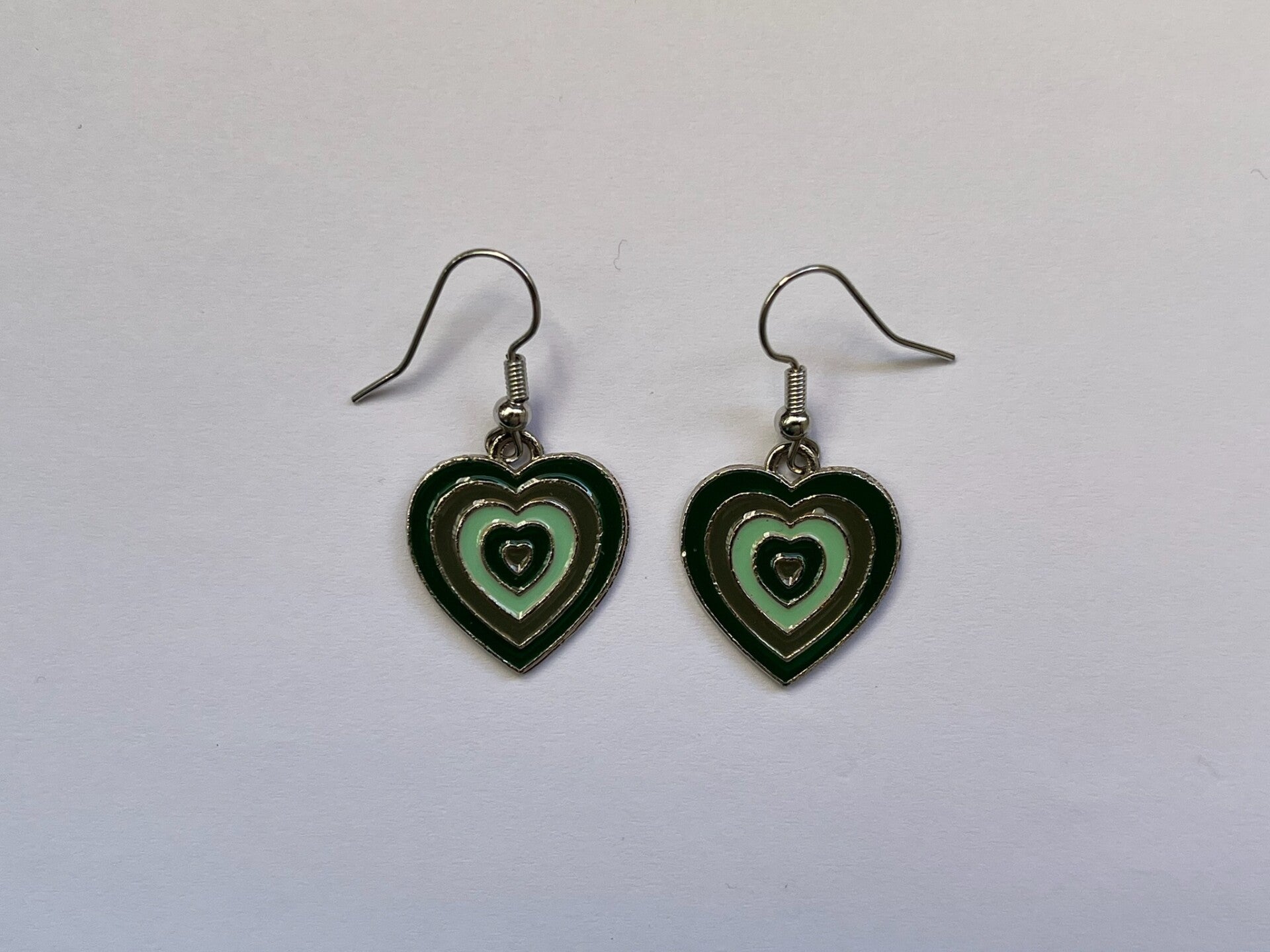 PD-REF8021-(prix promo de 4.00€ au lieu de 5.00€)- Une Paire BO à Crochet - Thème Coeur (Multicolore Vert clair/foncé)